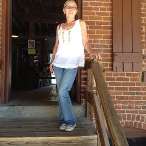 Meet your Posher, Alonda