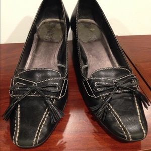 Franco Sarto, size 9 black loafer like pumps
