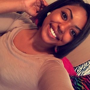 Meet your Posher, Denisha