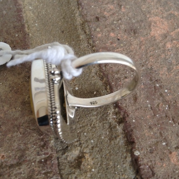 10.96 CTS YELLOW CHALCEDONY RING - Picture 3 of 4