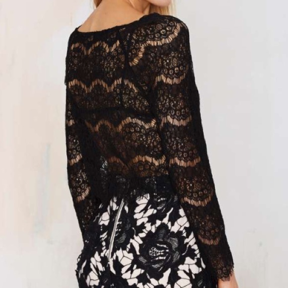 HP 12/2❄️ NWT Nasty Gal lace crop top - Picture 2 of 4