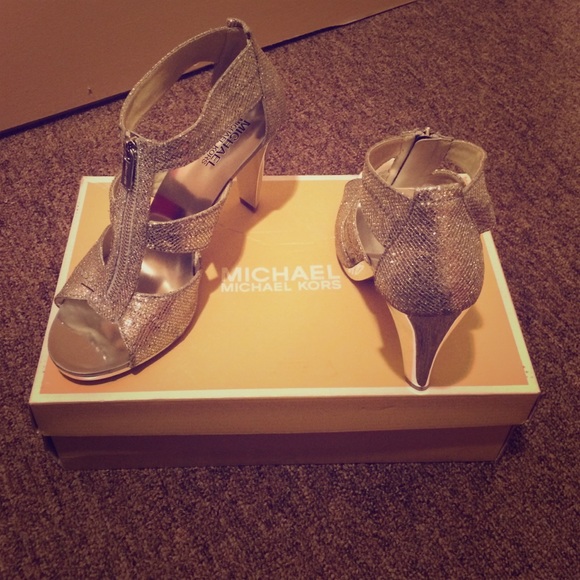 Michael Micheal Kors Berkley T Strap Heels