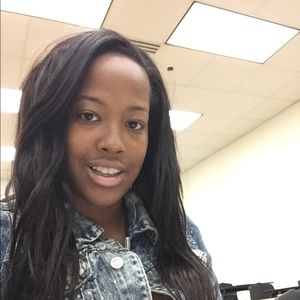 Meet your Posher, Candice