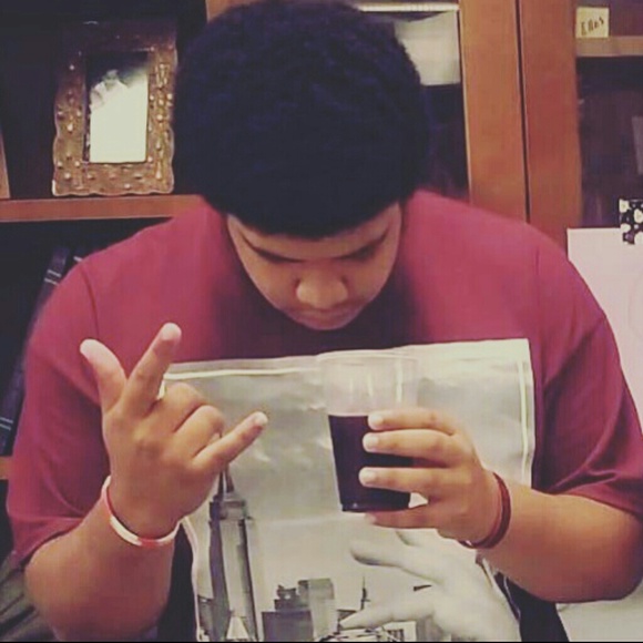 Meet your Posher, Luis - Picture 1 of 1