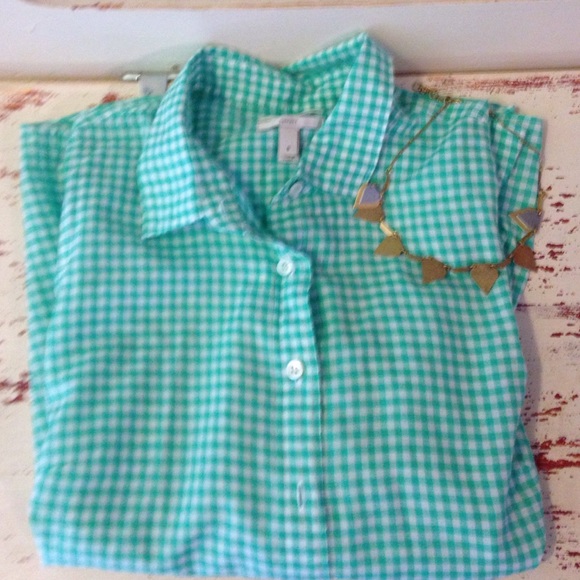 J crew perfect shirt size 6. Excellent condition
