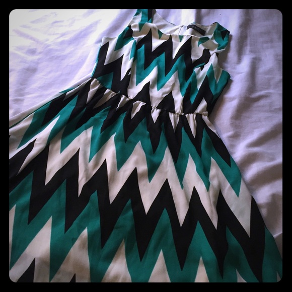 Dresses & Skirts - Cute little dress