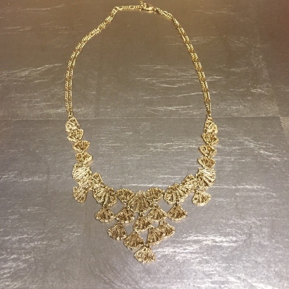 Stella & Dot Gold Necklace (retired) - Picture 1 of 3