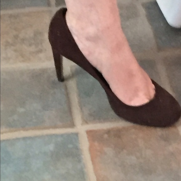 Gucci chocolate suede platform heels NWT