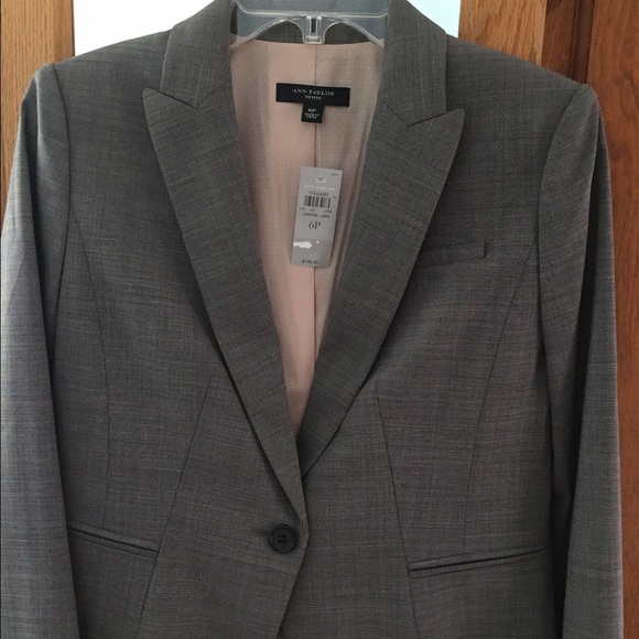 Ann Taylor 3 season suit jacket 6P NWT