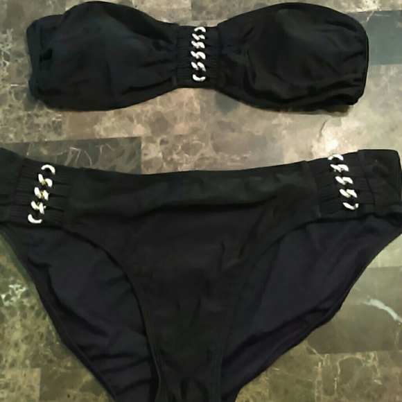 Black bikini