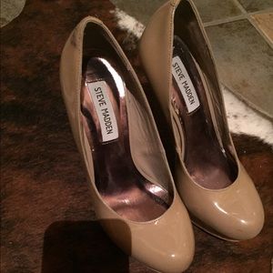 Steve Madden Nude Pumps