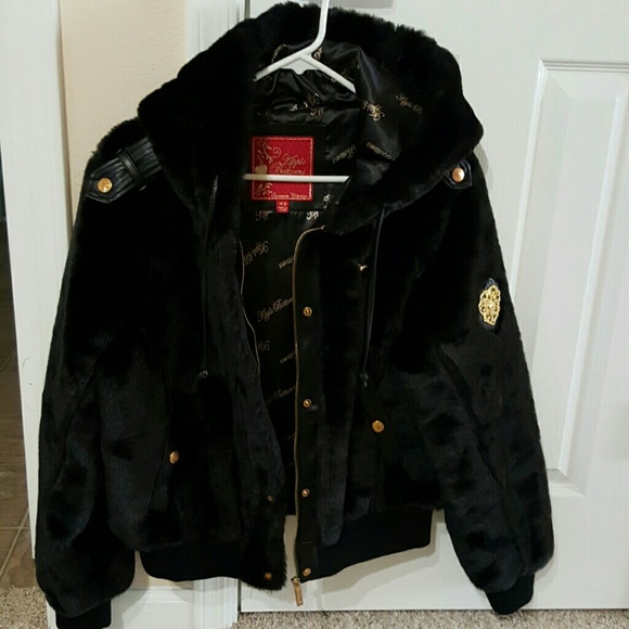 Applebottom black faux fur coat.