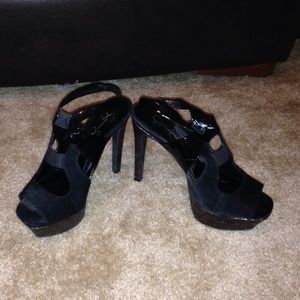 Jessica Simpson heels-worn a handful of times