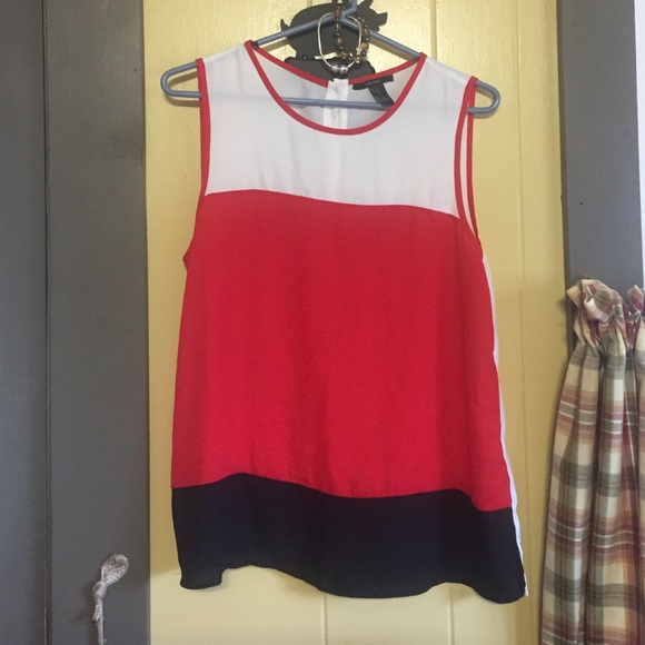 CLOSET CLOSING: sale!!! Forever 21 tri color top!