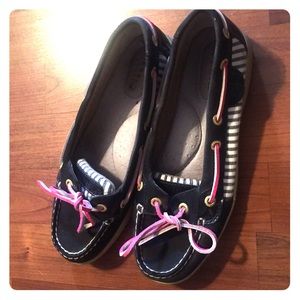 Pink navy sperrys
