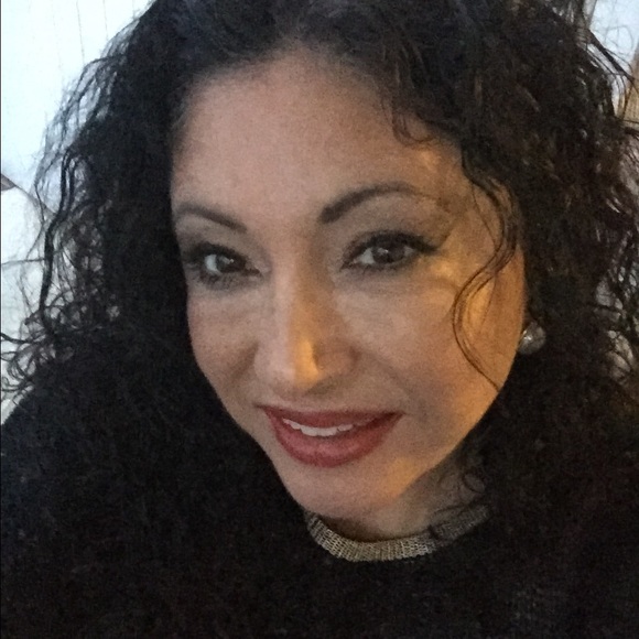 Meet your Posher, Herminia - Picture 1 of 1