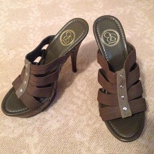 Jessica Simpson heels.