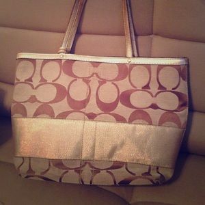 ✨REDUCED!✨ Authentic Coach Reversible Tote