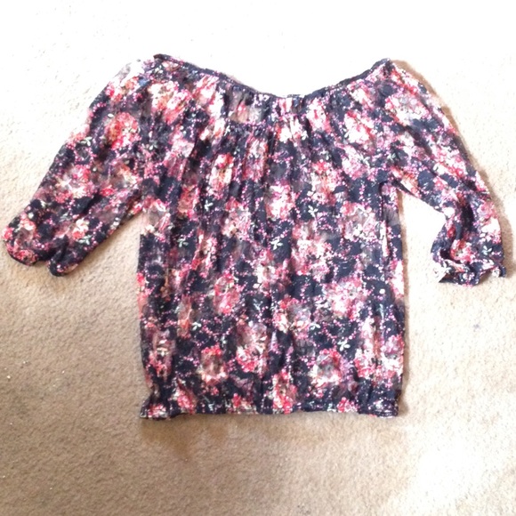 Forever 21 Semi Sheer Lace Floral Top size Small