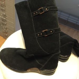 Black Softt suede boots
