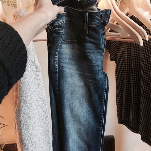 American Eagle Jeans - Picture 2 of 4