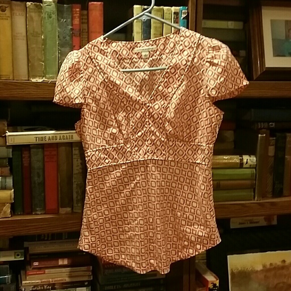 Orange banana republic v-neck shirt