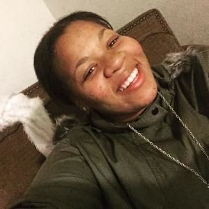 Meet your Posher, Dominique