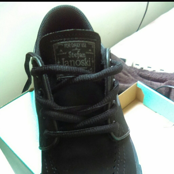 Shoes - Picture 2 of 2