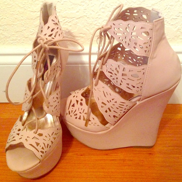 Dollhouse Shoes - 🎈HOST PICK🎈 Dollhouse wedges ✨