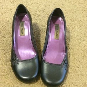 Steve Madden black pumps
