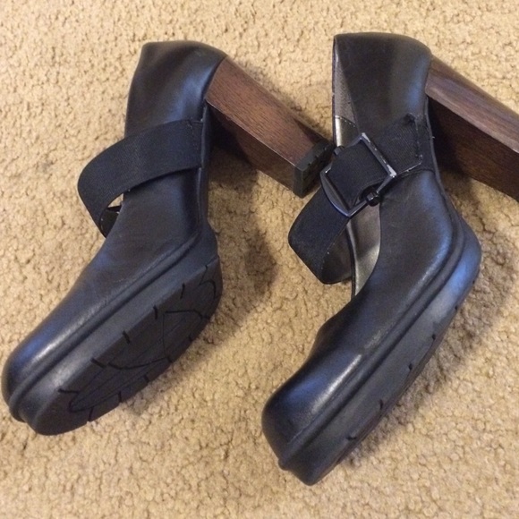 Kenneth Cole Reaction black heels - Picture 3 of 3