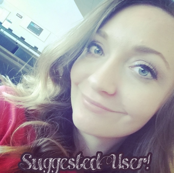 Posh Ambassador and Suggested User - Picture 2 of 5