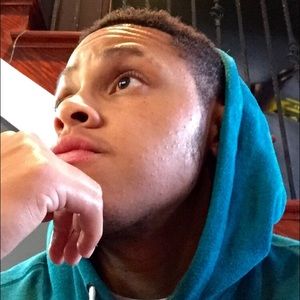 Meet your Posher, Troy