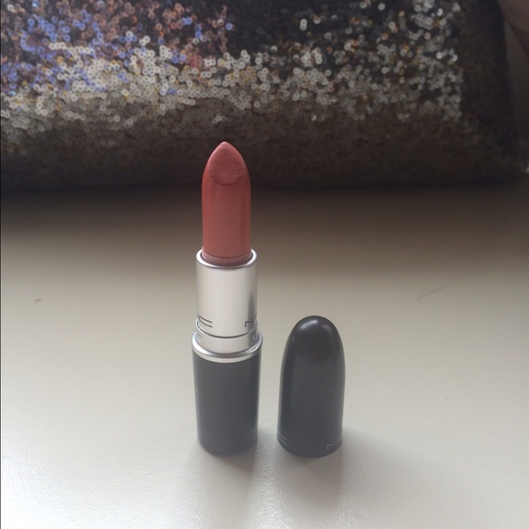 MAC Ravishing Lipstick