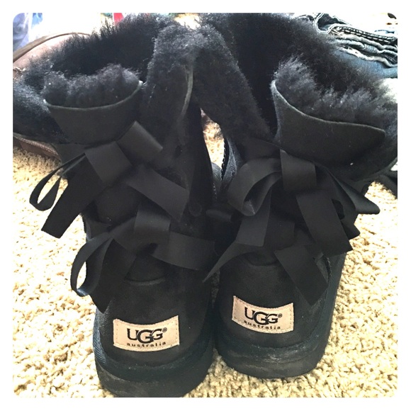 Black Bailey Bow Uggs (Kids Sz 5, Fits Women Sz 8)