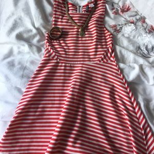 H&M red and white striped dress🎯