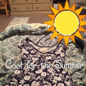 Hollister top - floral pattern with lace bottom