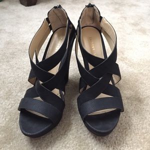 Chinese Laundry black wedges