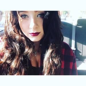 Meet your Posher, Alyssa