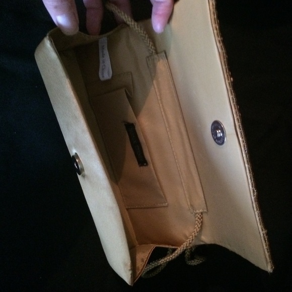 Bijoux Terner Beaded Clutch NWT - Picture 2 of 3