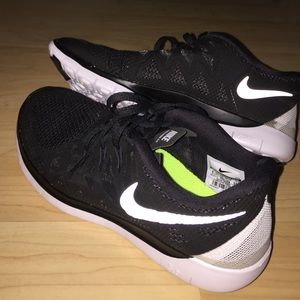 Free run 5.0 never been worn! On hold for a day!