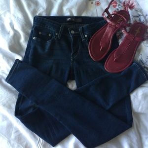 Almost new dark skinny legging style LEVIS