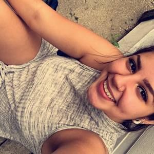 Meet your Posher, Arielle