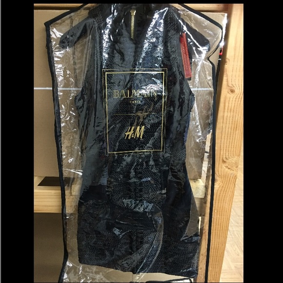 ✨SOLD✨ Balmain x H&M Velvet Rope Dress - Picture 4 of 4
