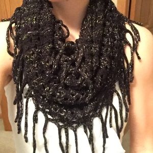 Black & gold knitted scarf
