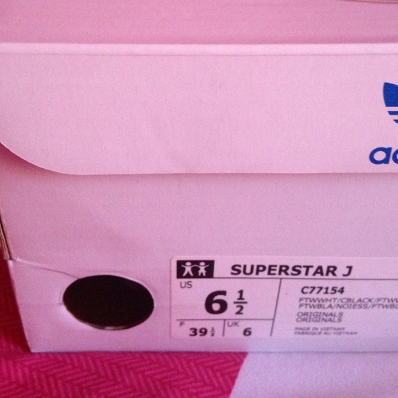 SUPERSTAR ADIDAS 6 and a half!!!!! - Picture 4 of 4