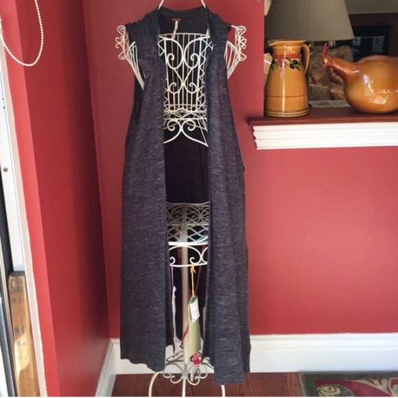 Free People Sweaters - ⭐️SALE⭐️NWT Free People Sleeveless Long Cardigan