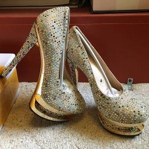 Gold/Multi Platform heels w/ nude base color.
