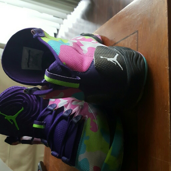 Jordans - Picture 3 of 4