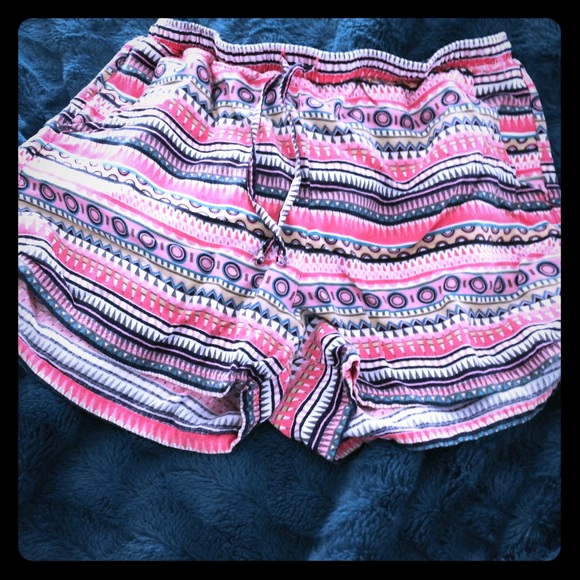Aztec print lounge shorts